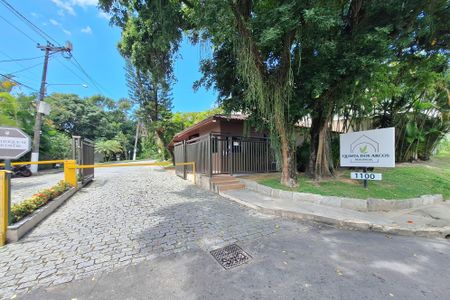 Casa de condomínio à venda com 380m², 3 quartos e 4 vagasFachada