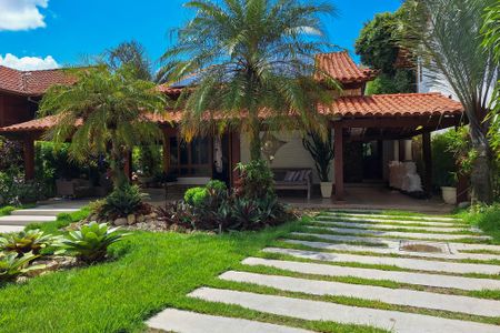 Casa de condomínio à venda com 380m², 3 quartos e 4 vagasFachada