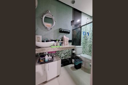 Casa de condomínio à venda com 380m², 3 quartos e 4 vagasBanheiro 1