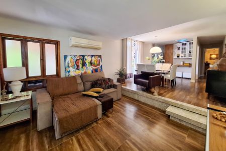 Casa de condomínio à venda com 380m², 3 quartos e 4 vagasSala