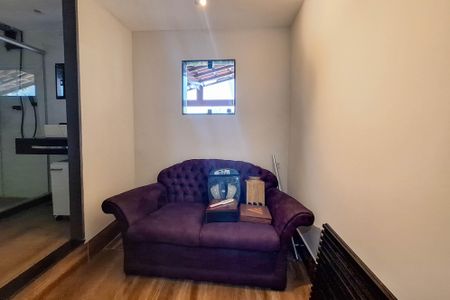 Casa de condomínio à venda com 380m², 3 quartos e 4 vagasEscritório