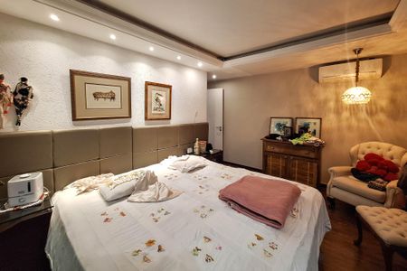 Casa de condomínio à venda com 380m², 3 quartos e 4 vagasSuíte 2