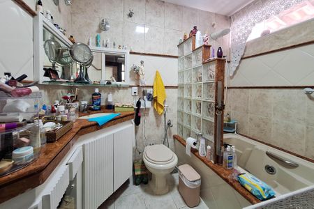 Casa de condomínio à venda com 380m², 3 quartos e 4 vagasBanheiro da Suíte 2