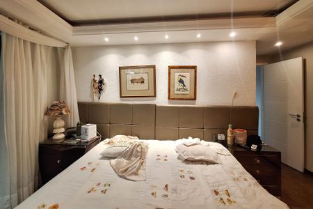 Casa de condomínio à venda com 380m², 3 quartos e 4 vagasSuíte 2