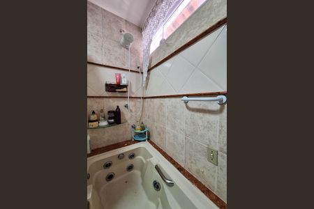 Casa de condomínio à venda com 380m², 3 quartos e 4 vagasBanheiro da Suíte 2