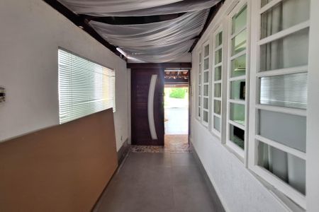 Casa de condomínio à venda com 380m², 3 quartos e 4 vagasQuintal