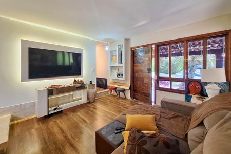 Casa de condomínio à venda com 380m², 3 quartos e 4 vagasSala