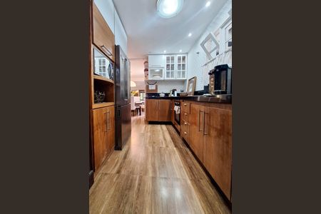 Casa de condomínio à venda com 380m², 3 quartos e 4 vagasCozinha