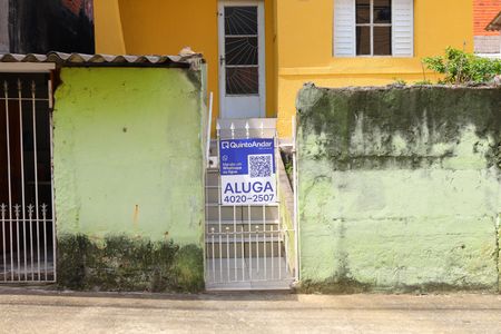 Casa para alugar com 85m², 3 quartos e 2 vagasPlaca instalada no portão do imóvel - Código da placa: GTPE-1448
