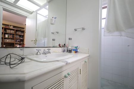 Apartamento para alugar com 278m², 3 quartos e 4 vagasBanheiro Quarto Suíte 1
