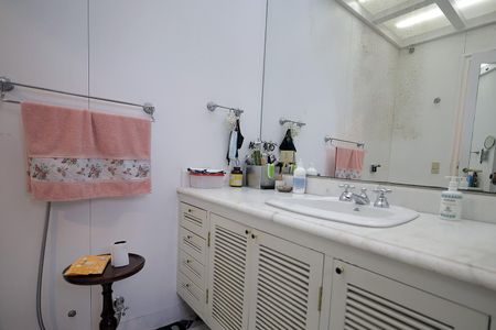 Apartamento para alugar com 278m², 3 quartos e 4 vagasBanheiro Suíte 3