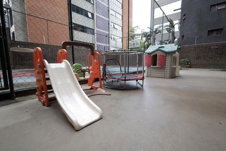 Apartamento para alugar com 278m², 3 quartos e 4 vagasÁrea comum - Playground