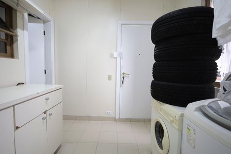 Apartamento para alugar com 278m², 3 quartos e 4 vagasÁrea de Serviço