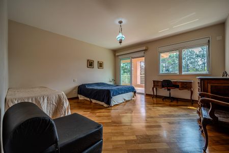 Casa à venda com 1213m², 6 quartos e 4 vagas