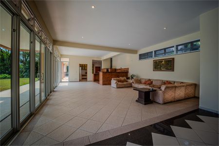 Casa à venda com 1213m², 6 quartos e 4 vagas