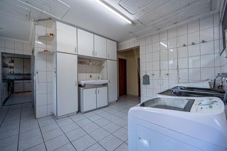 Casa à venda com 1213m², 6 quartos e 4 vagas