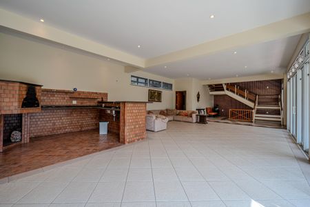 Casa à venda com 1213m², 6 quartos e 4 vagas