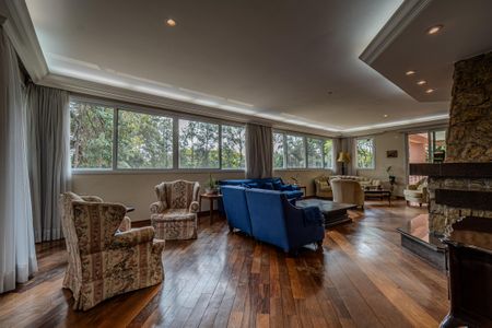 Casa à venda com 1213m², 6 quartos e 4 vagas