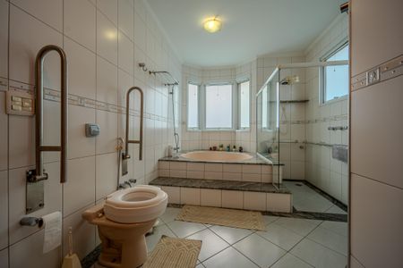 Casa à venda com 1213m², 6 quartos e 4 vagas