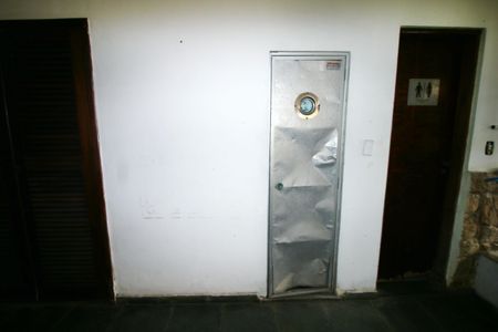 Casa à venda com 335m², 4 quartos e 4 vagasSauna