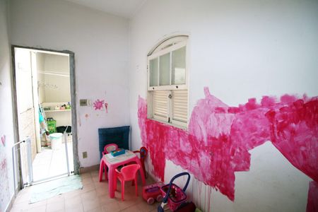 Casa à venda com 335m², 4 quartos e 4 vagasQuarto de Serviço