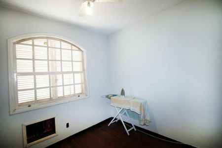 Casa à venda com 335m², 4 quartos e 4 vagasQuarto 1