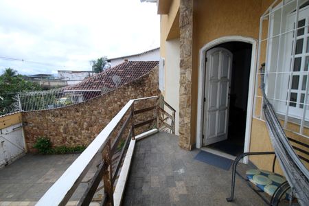 Casa à venda com 335m², 4 quartos e 4 vagasVaranda da sala