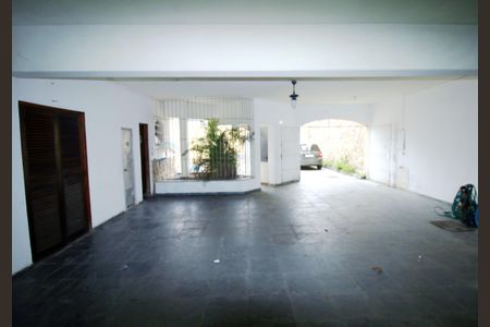 Casa à venda com 335m², 4 quartos e 4 vagasGaragem