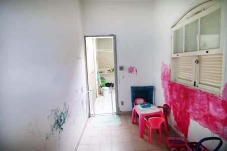 Casa à venda com 335m², 4 quartos e 4 vagasQuarto de Serviço