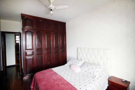 Casa à venda com 335m², 4 quartos e 4 vagasQuarto 4 - Suíte