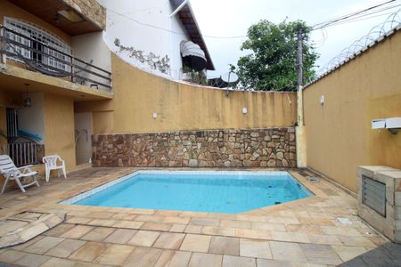 Casa à venda com 335m², 4 quartos e 4 vagasPiscina