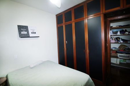 Casa à venda com 335m², 4 quartos e 4 vagasQuarto 2