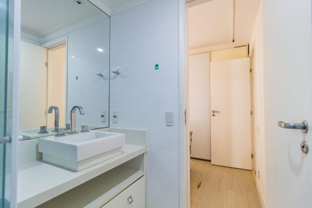 Apartamento à venda com 126m², 2 quartos e sem vagaBanheiro - Suíte 1