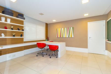 Apartamento à venda com 126m², 2 quartos e sem vagaÁrea comum