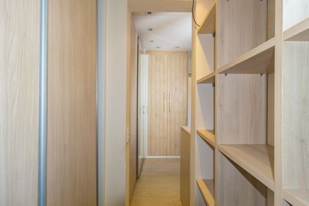 Apartamento à venda com 126m², 2 quartos e sem vagaCloset - Suíte 2