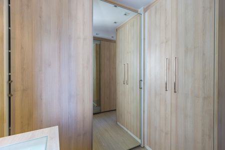 Apartamento à venda com 126m², 2 quartos e sem vagaCloset - Suíte 2