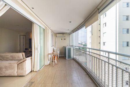 Apartamento à venda com 126m², 2 quartos e sem vagaVaranda