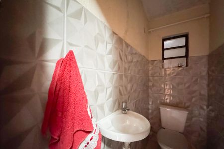 Casa à venda com 148m², 3 quartos e 2 vagasBanheiro de serviço