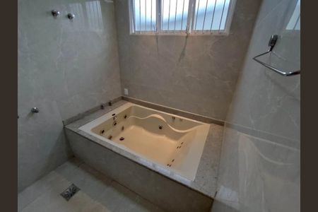 Casa para alugar com 3 quartos, 199m² em Martins, Uberlândia