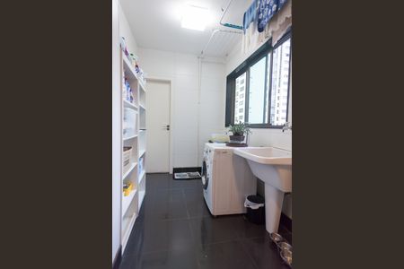 Apartamento à venda com 201m², 3 quartos e 4 vagas Apartamento à venda com 201m², 3 quartos e 4 vagasÁrea de Serviço