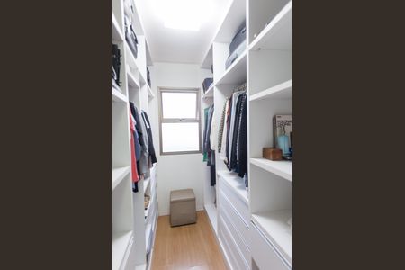 Apartamento à venda com 201m², 3 quartos e 4 vagas Apartamento à venda com 201m², 3 quartos e 4 vagasBanheiro suite 3