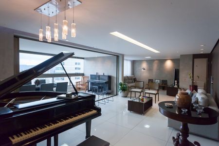 Apartamento à venda com 201m², 3 quartos e 4 vagas Apartamento à venda com 201m², 3 quartos e 4 vagassala