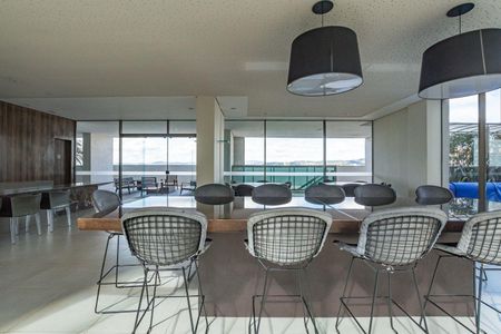 Apartamento à venda com 201m², 3 quartos e 4 vagas Apartamento à venda com 201m², 3 quartos e 4 vagasÁrea comum - Salão de festas