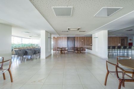 Apartamento à venda com 201m², 3 quartos e 4 vagas Apartamento à venda com 201m², 3 quartos e 4 vagasÁrea comum - Salão de festas