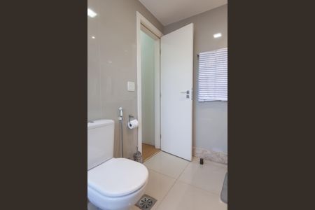 Apartamento à venda com 201m², 3 quartos e 4 vagas Apartamento à venda com 201m², 3 quartos e 4 vagasBanheiro suite 3