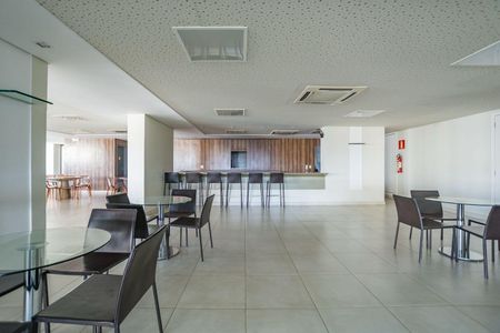 Apartamento à venda com 201m², 3 quartos e 4 vagas Apartamento à venda com 201m², 3 quartos e 4 vagasÁrea comum - Salão de festas