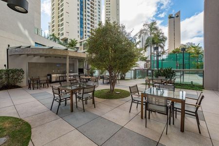 Apartamento à venda com 201m², 3 quartos e 4 vagas Apartamento à venda com 201m², 3 quartos e 4 vagasÁrea comum - Churrasqueira