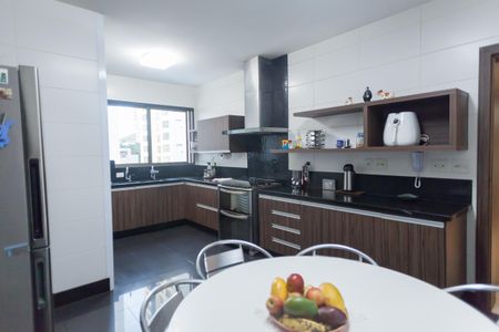 Apartamento à venda com 201m², 3 quartos e 4 vagas Apartamento à venda com 201m², 3 quartos e 4 vagasCozinha