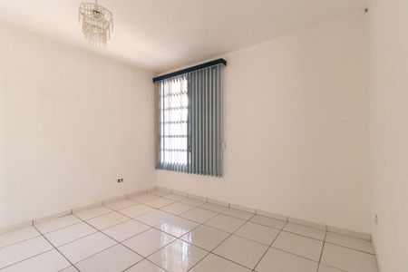 Casa para alugar com 100m², 3 quartos e 3 vagasQuarto 2