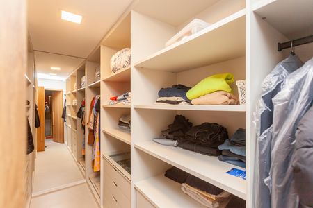 Casa para alugar com 210m², 3 quartos e 3 vagasCloset da suíte